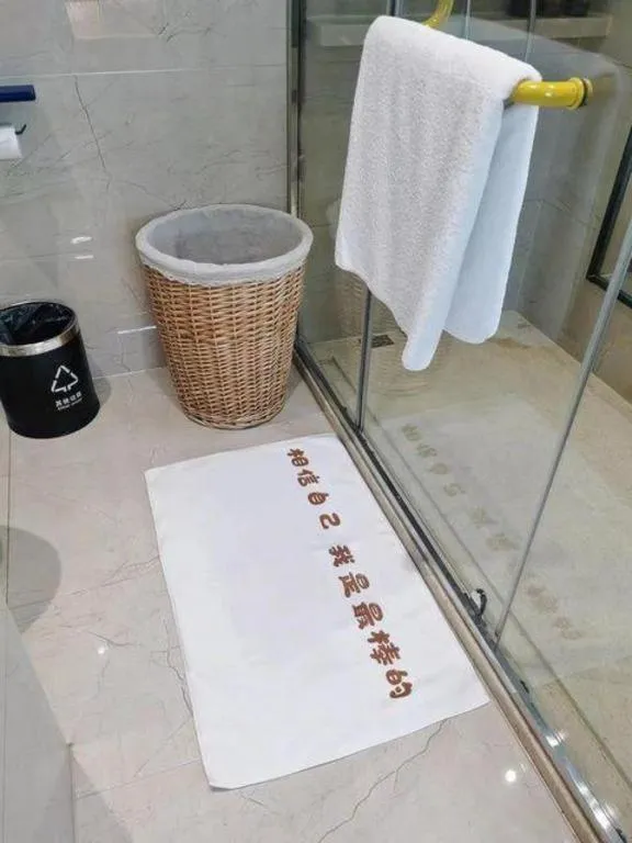 YUN-RAY Ambassador Hotel