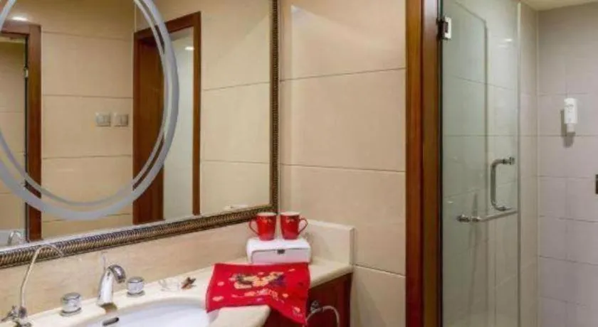 YUN-RAY Ambassador Hotel