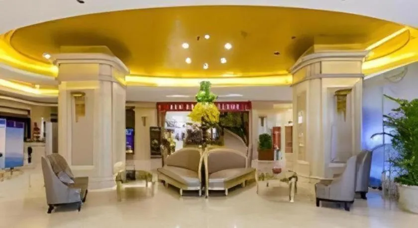 YUN-RAY Ambassador Hotel