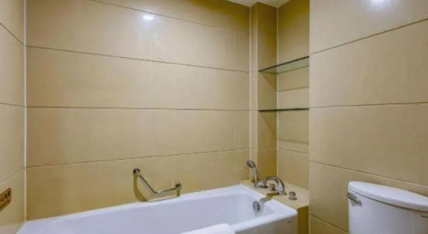 YUN-RAY Ambassador Hotel