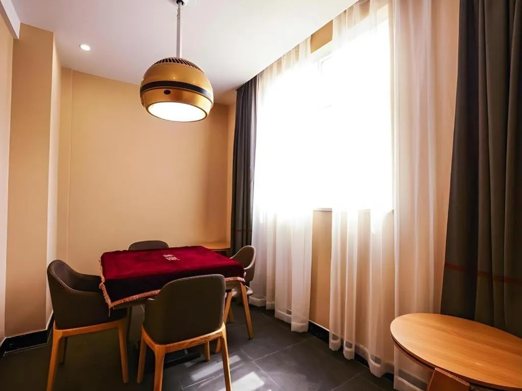 Thank Inn Hotel Guangdong Zhuhai Jiwan Hongqi Central Sqaure