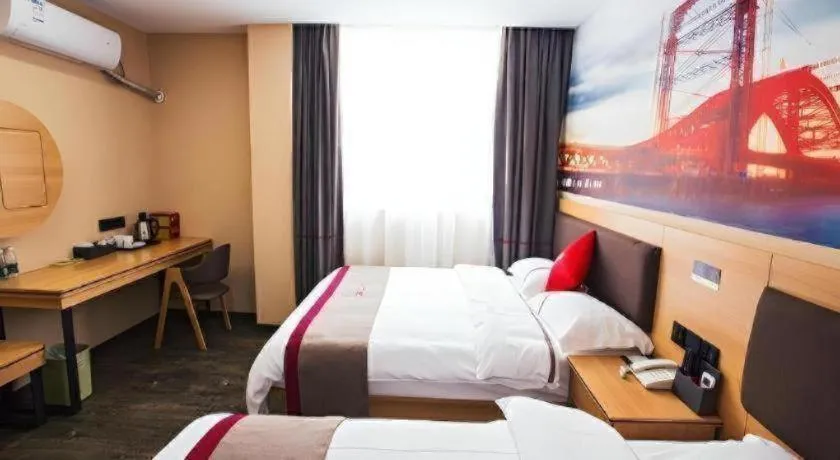 Bed in Thank Inn Hotel Guangdong Zhuhai Jiwan Hongqi Central Sqaure