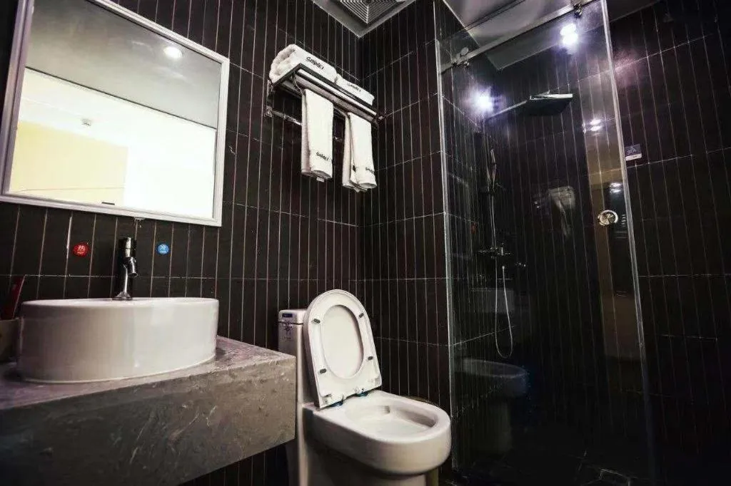 Thank Inn Hotel Guangdong Zhuhai Jiwan Hongqi Central Sqaure