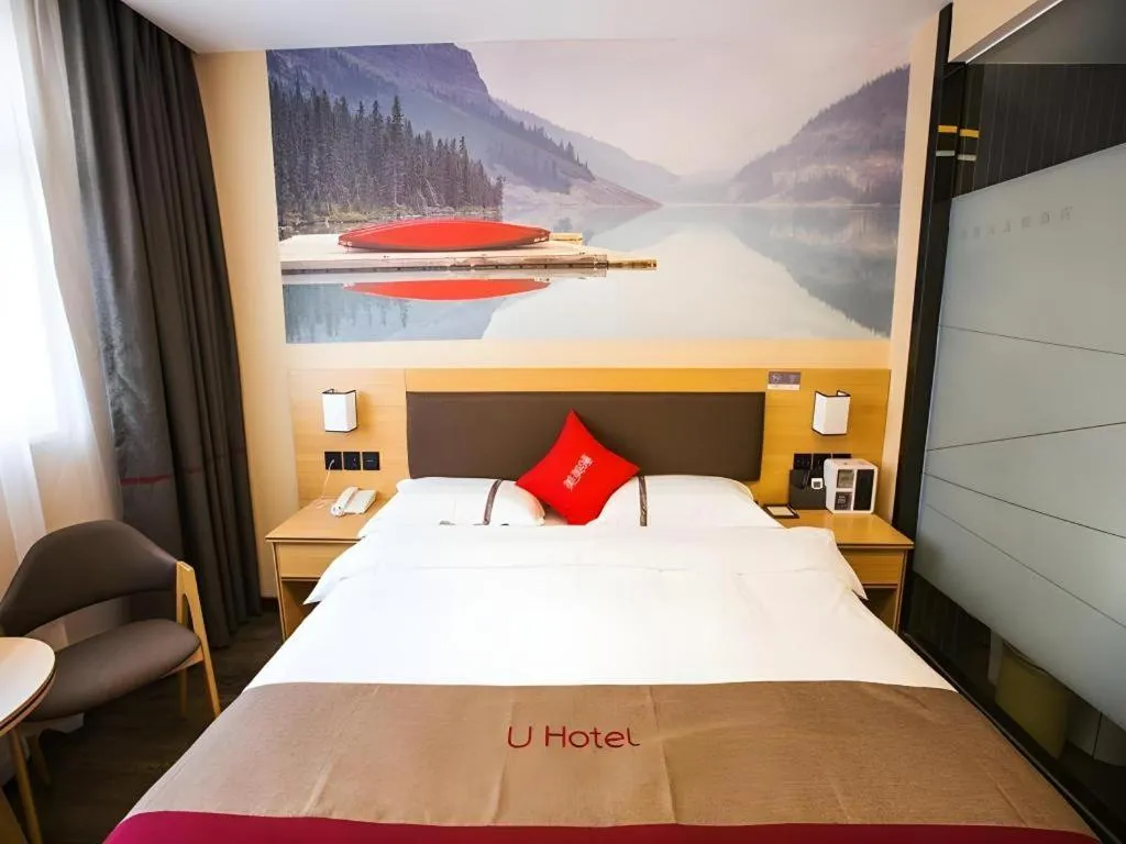 Bed in Thank Inn Hotel Guangdong Zhuhai Jiwan Hongqi Central Sqaure