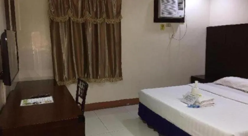 Bed in Jeamco Royal Hotel - Baybay