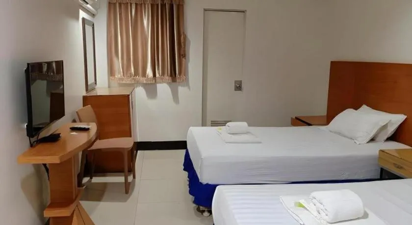 Bed in Jeamco Royal Hotel - Pasig