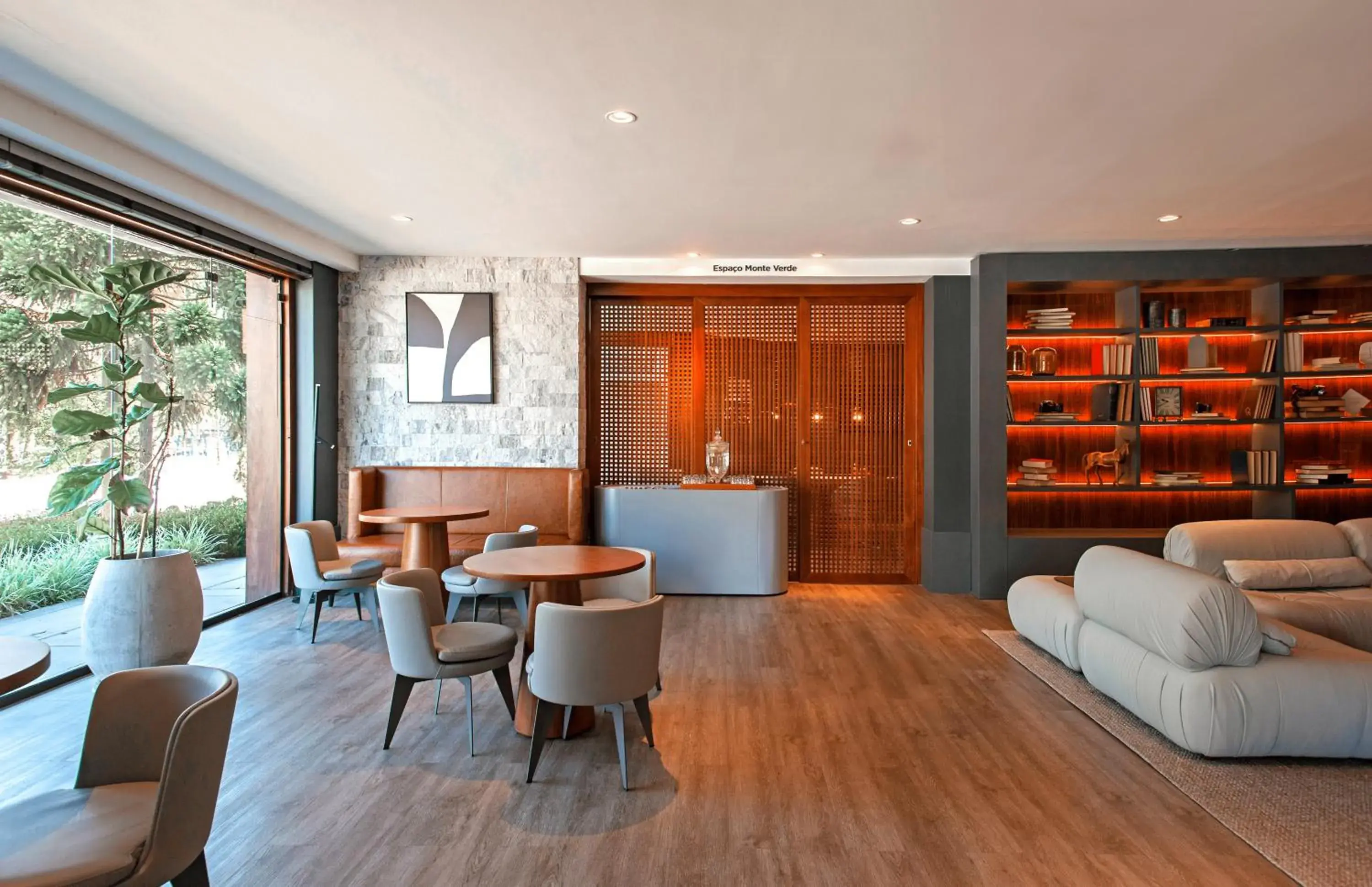 Property building in Hotel Cercano Property building in Hotel Cercano