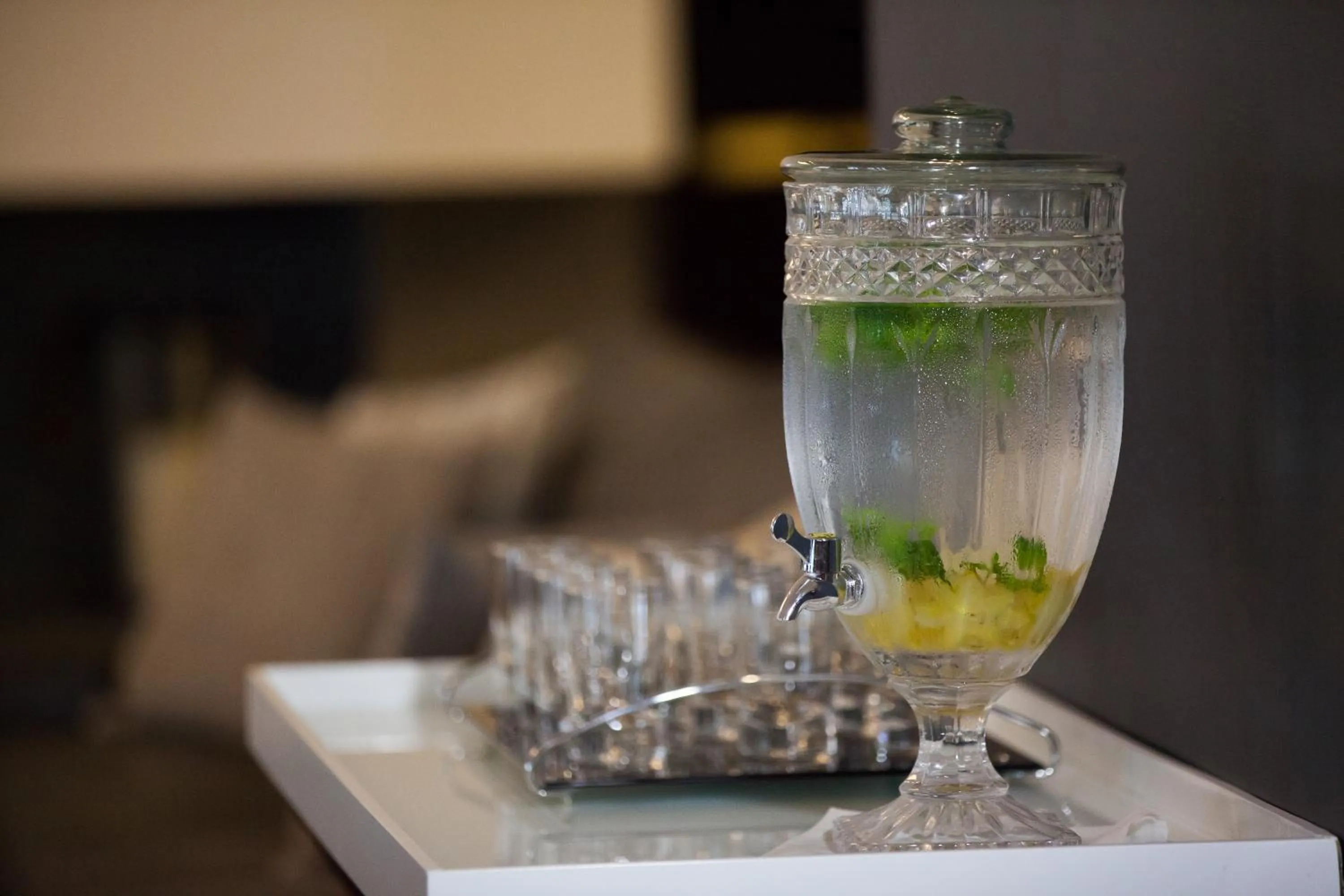 Communal lounge/ TV room in Hotel Cercano