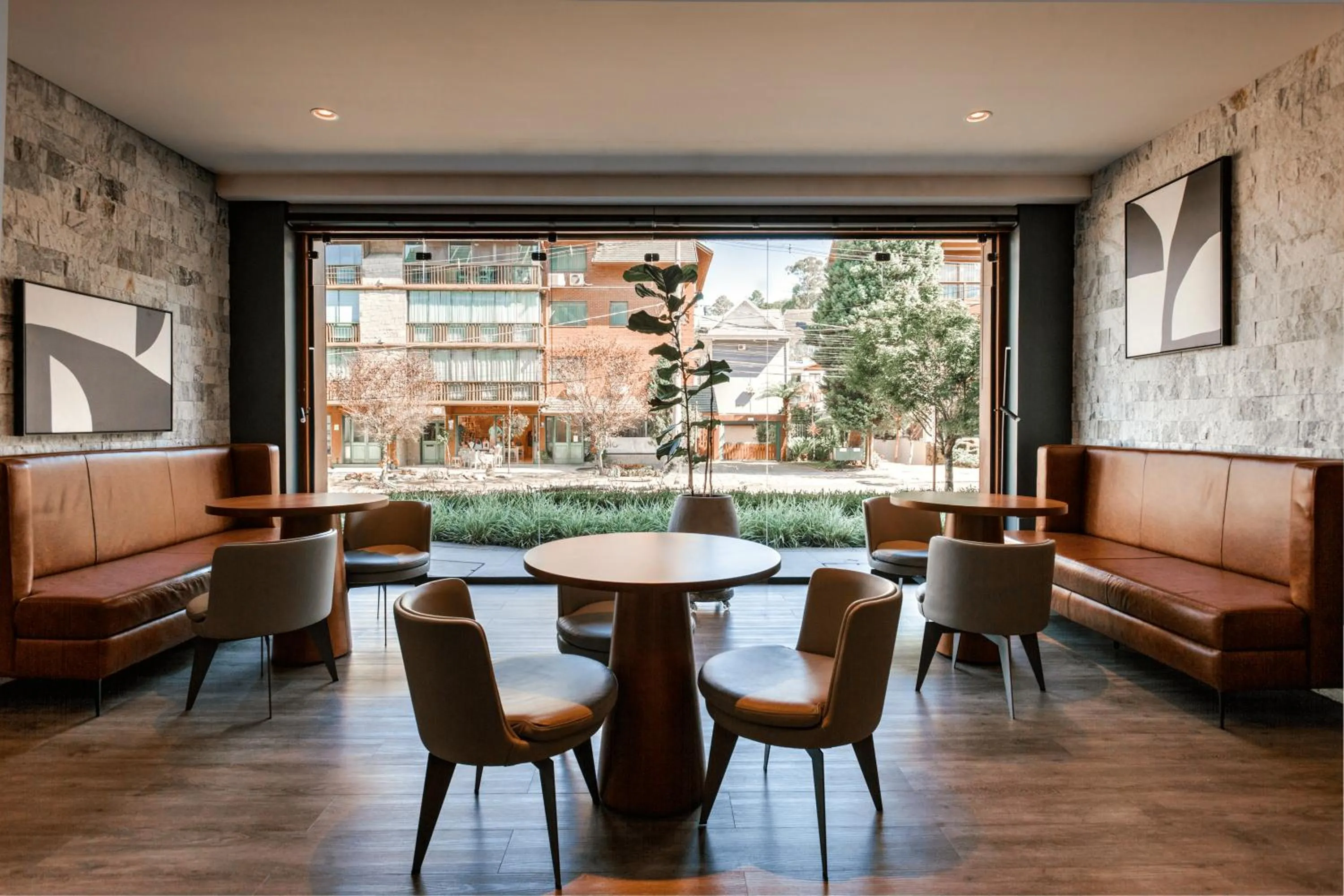 Property building in Hotel Cercano