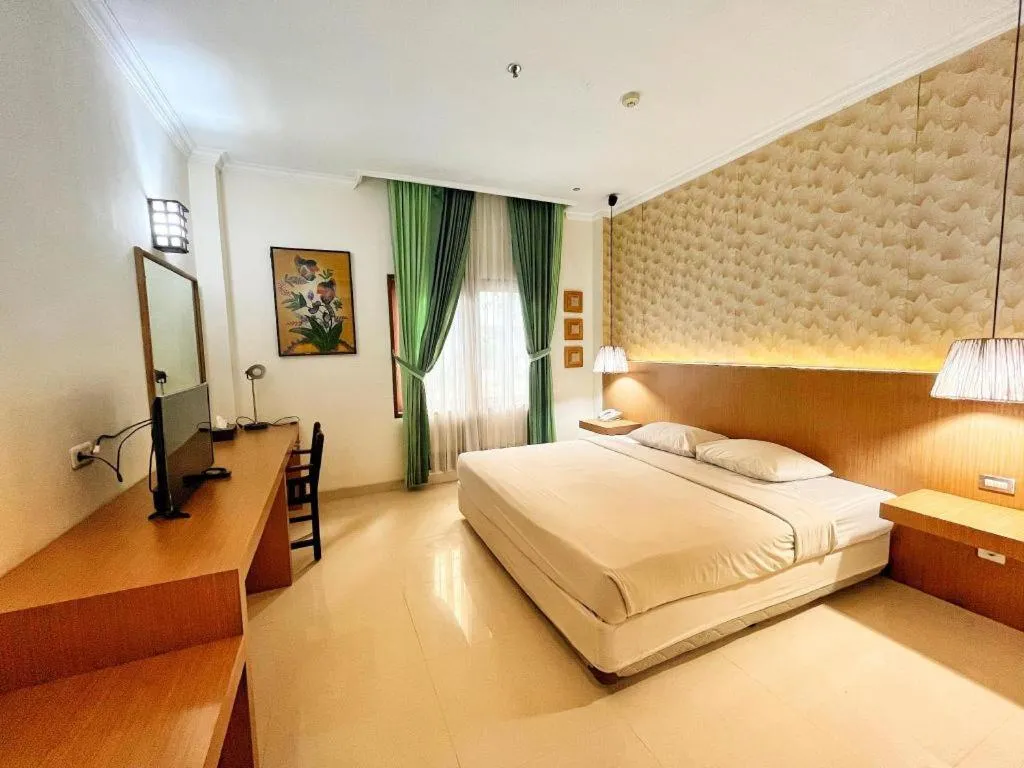 Bed in HOTEL SARI KURING INDAH