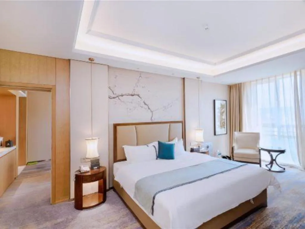 Bed in Qingdao Hualan Hotel