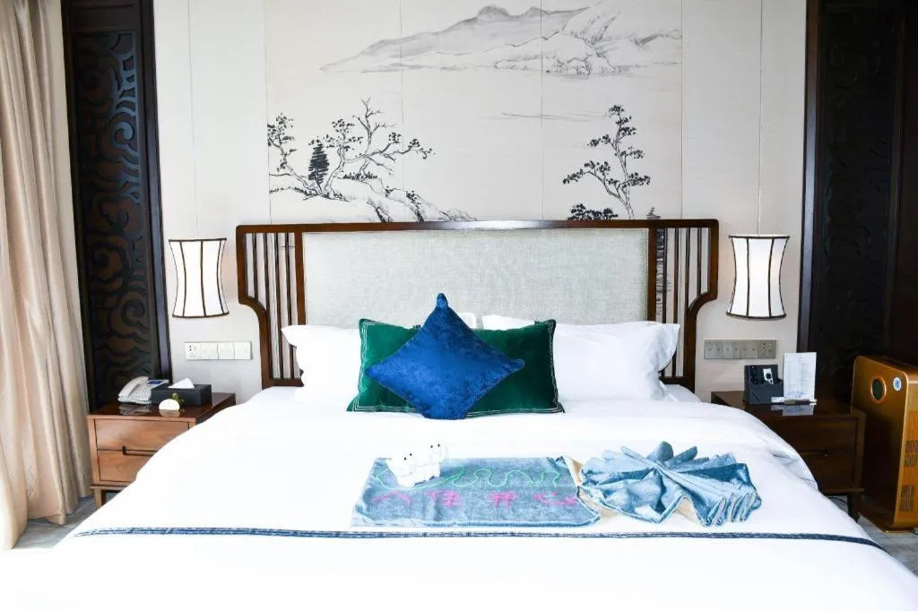 Bed in Qingdao Hualan Hotel