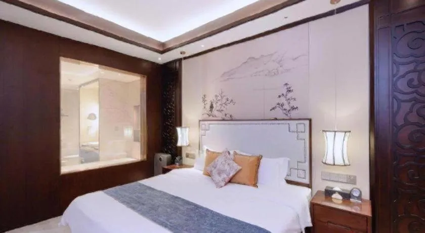 Bed in Qingdao Hualan Hotel