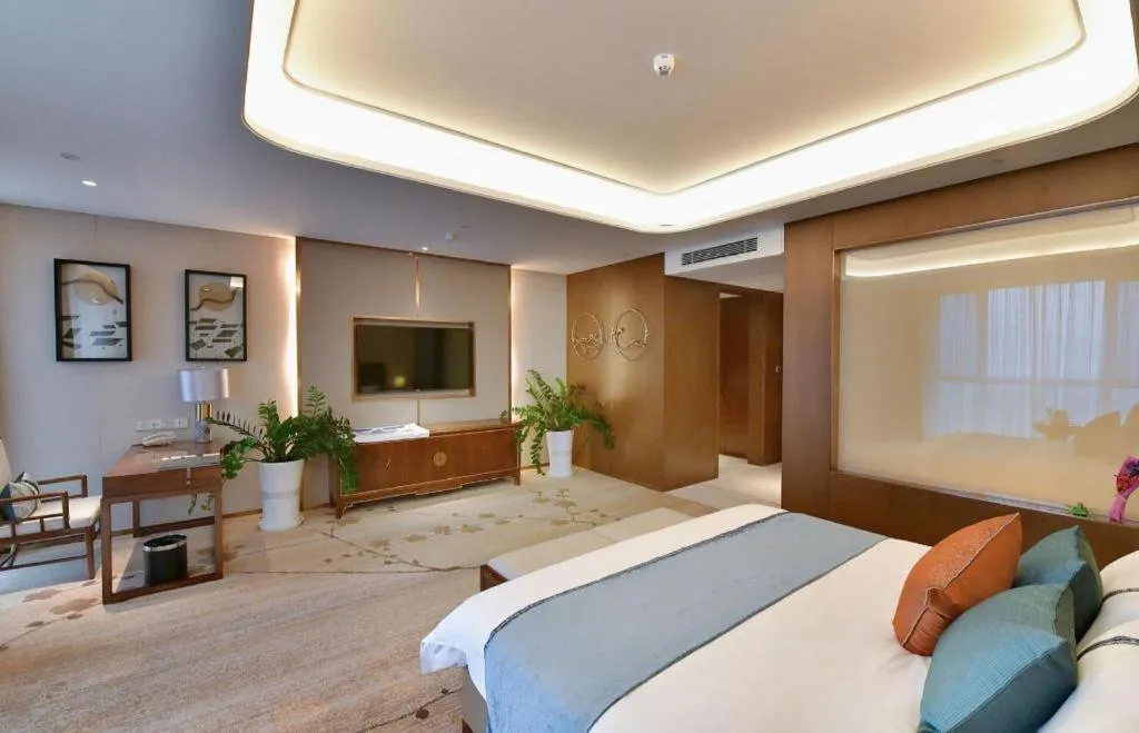 Bed in Qingdao Hualan Hotel