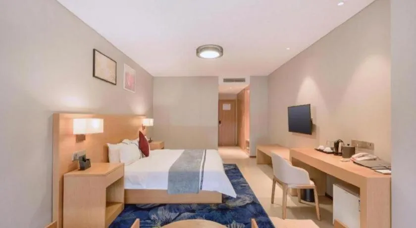 Bed in Qingdao Hualan Hotel