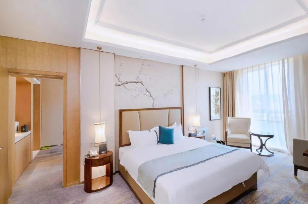 Bed in Qingdao Hualan Hotel