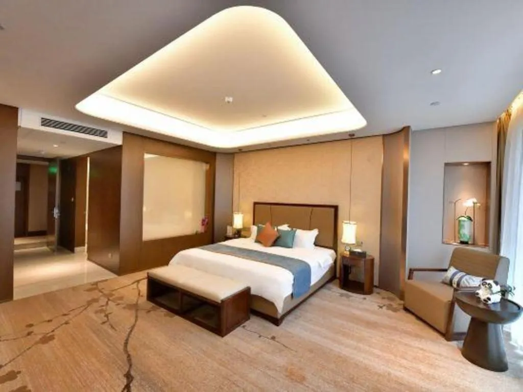 Bed in Qingdao Hualan Hotel