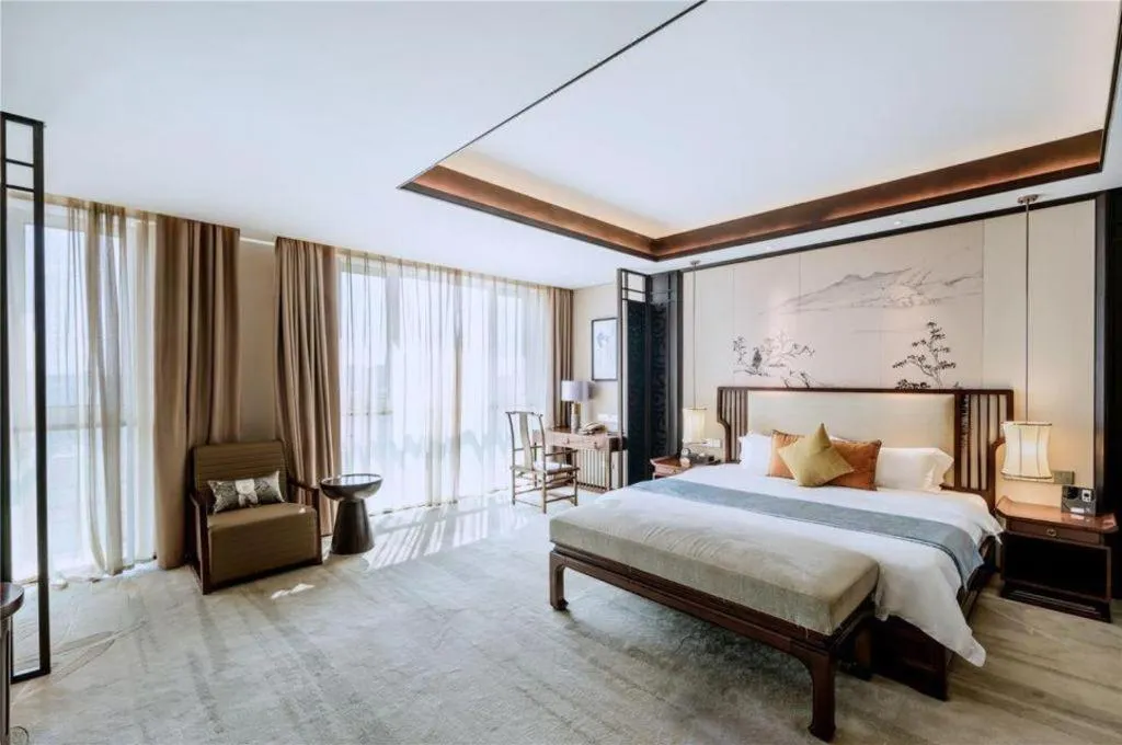 Bed in Qingdao Hualan Hotel