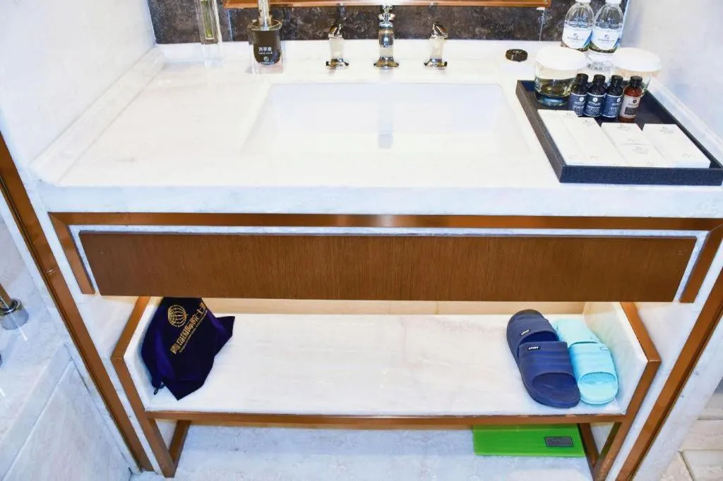 Bed in Qingdao Hualan Hotel