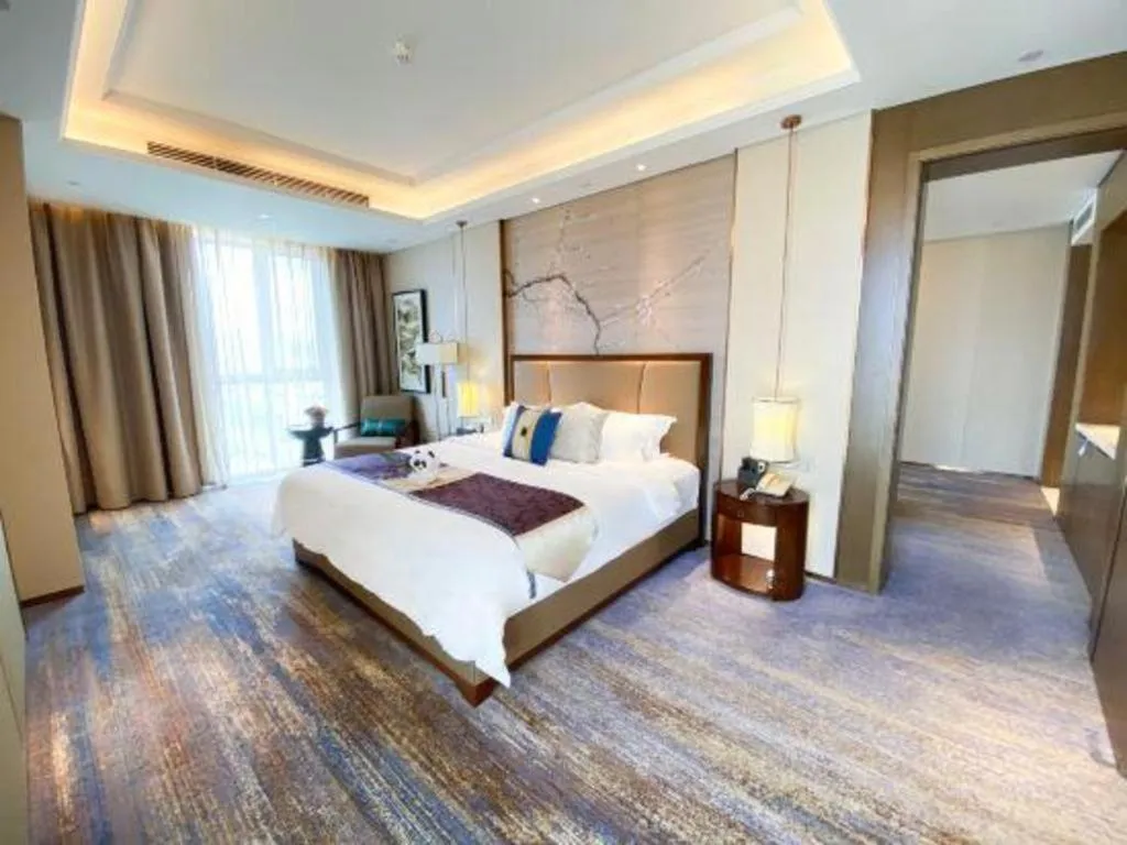 Bed in Qingdao Hualan Hotel