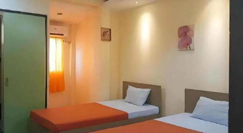 Bed in Mambaling Pension House 2