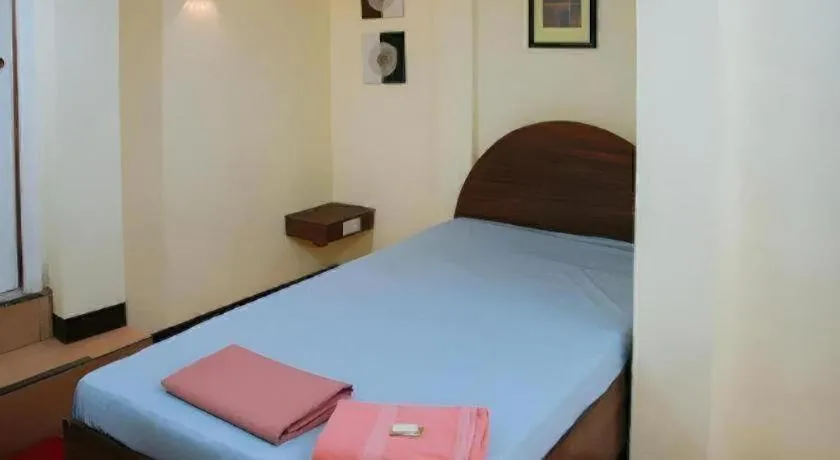 Bed in Mambaling Pension House 2