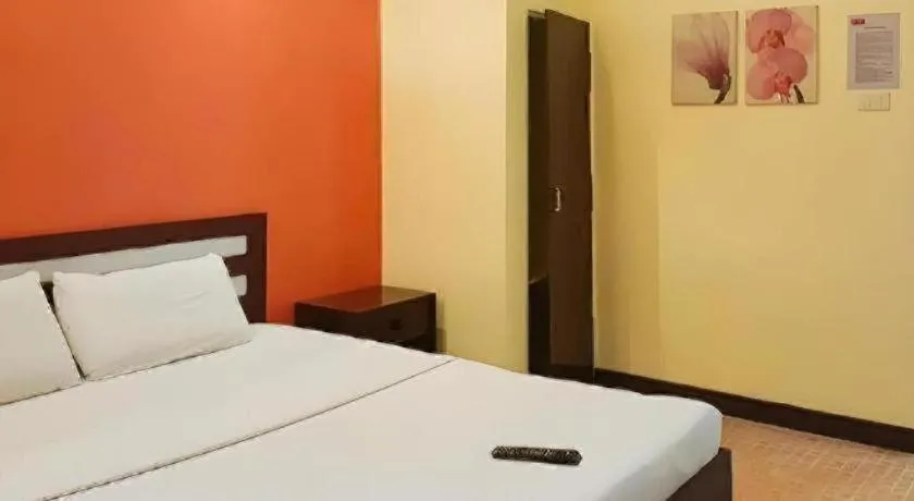 Bed in Mambaling Pension House 2