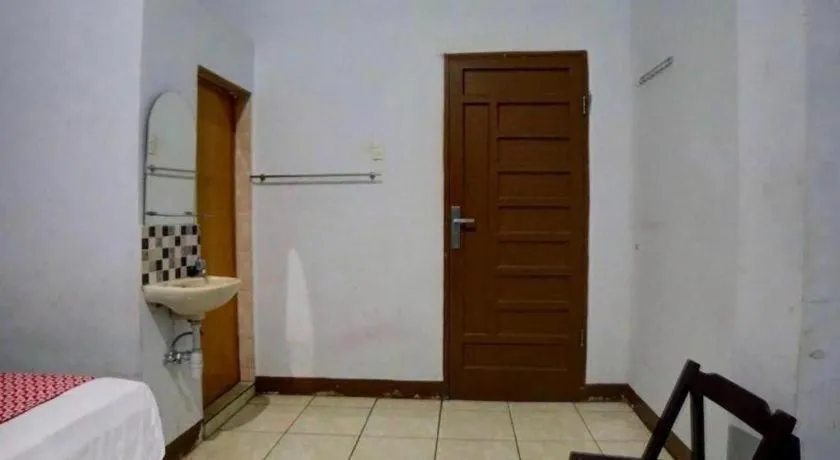 Bed in Hotel O Guesthouse 899