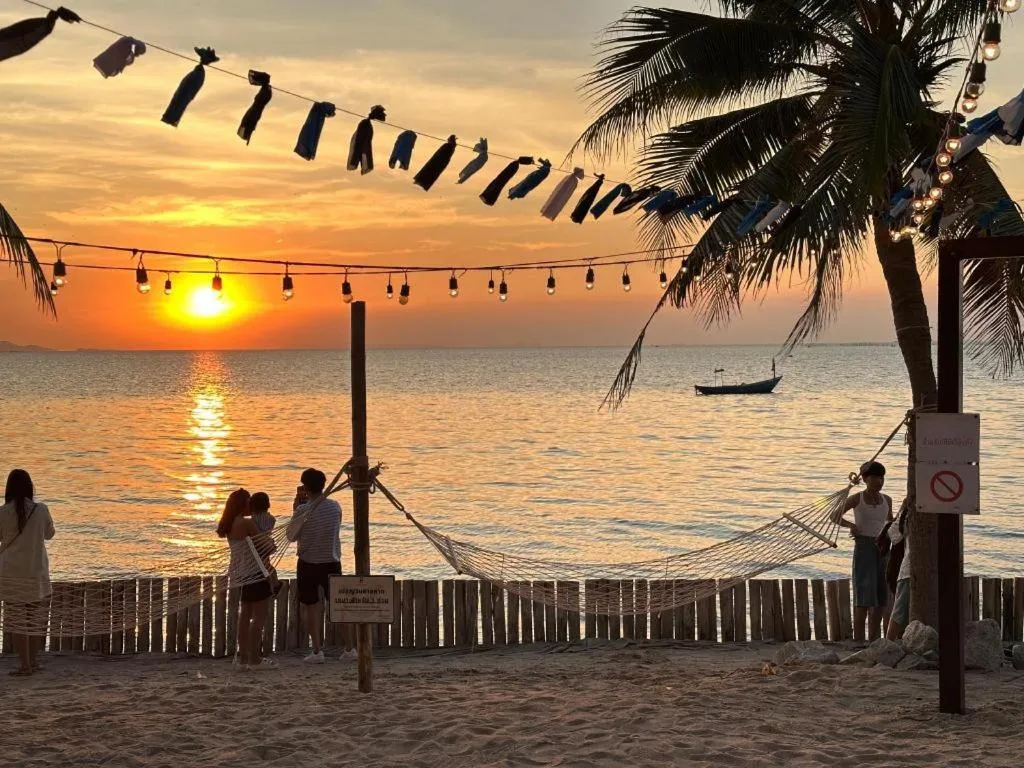 Golden Dragon Beach Resort Pattaya (Bang Lamung)
