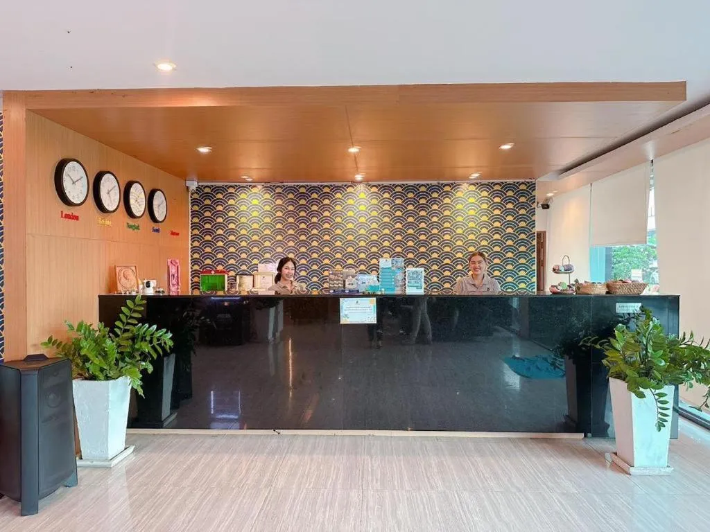 Golden Dragon Beach Resort Pattaya (Bang Lamung)