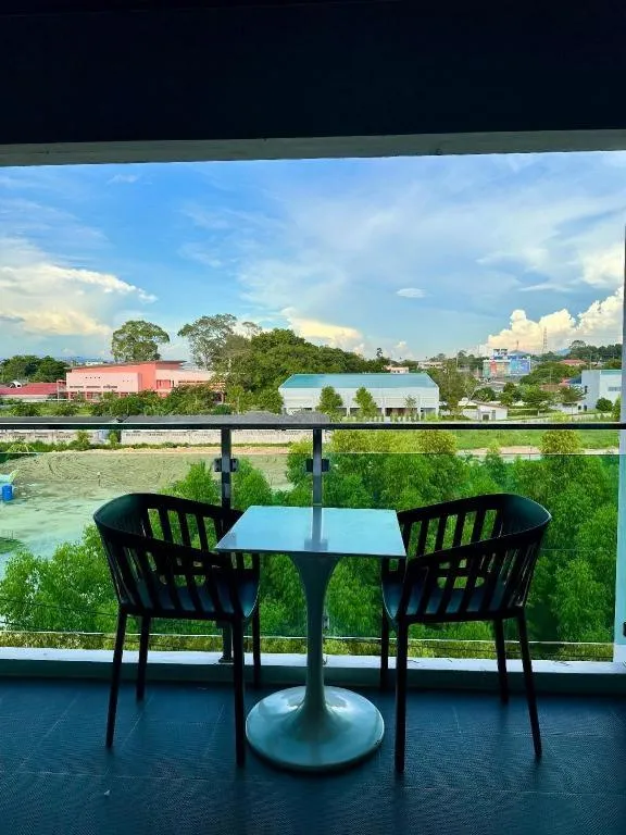 Golden Dragon Beach Resort Pattaya (Bang Lamung)