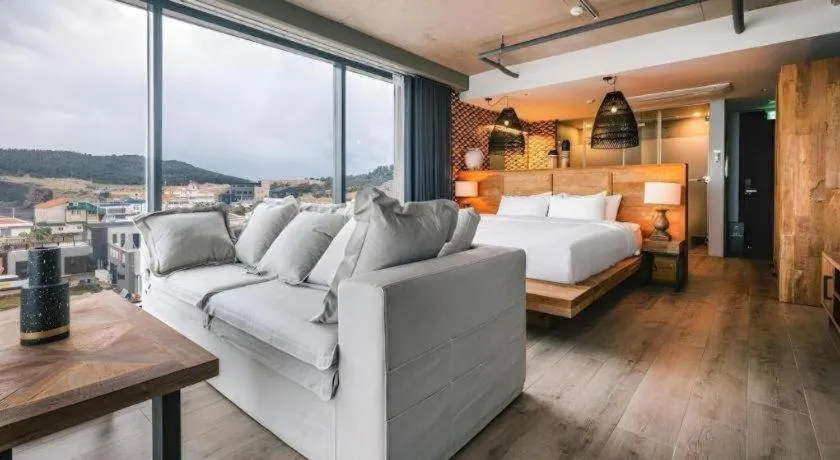 Bed in Tropical Hideaway