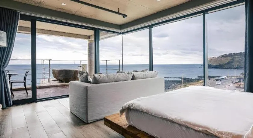 Bed in Tropical Hideaway