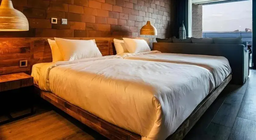 Bed in Tropical Hideaway Bed in Tropical Hideaway