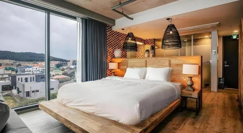 Bed in Tropical Hideaway Bed in Tropical Hideaway