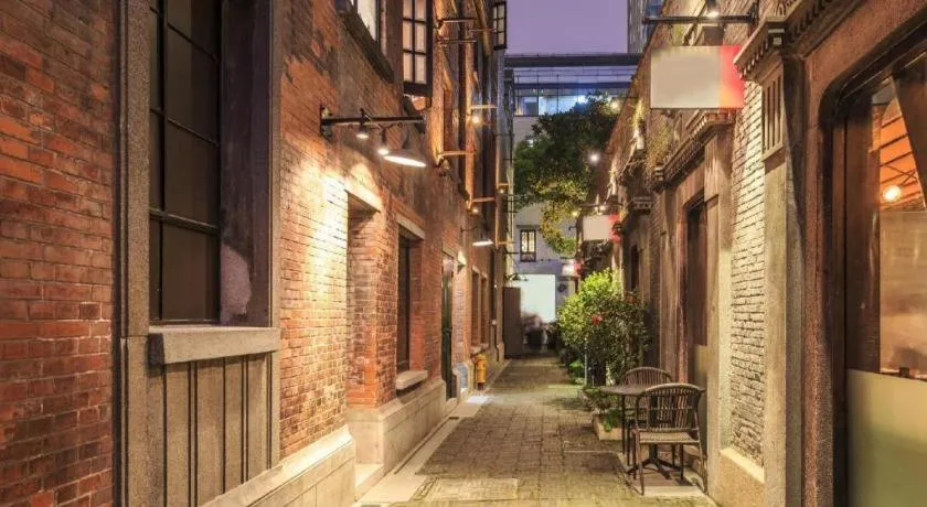 baseLITE-XINTIANDI Serviced Apartment