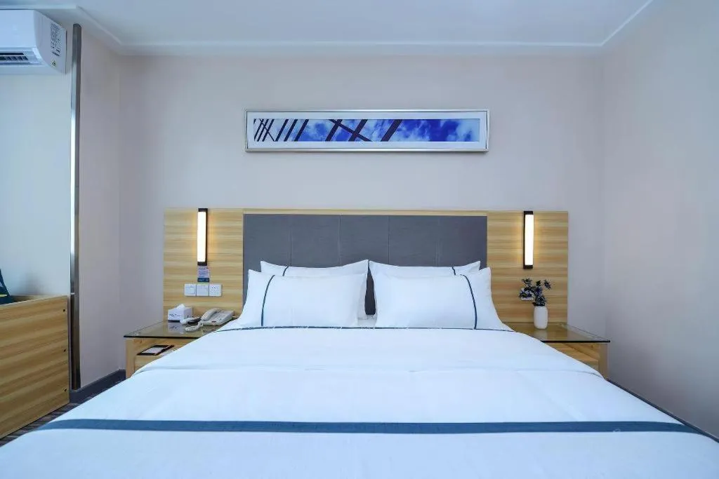 Bed in City Comfort Inn Chongqing Southwest University Beibei Metro Station