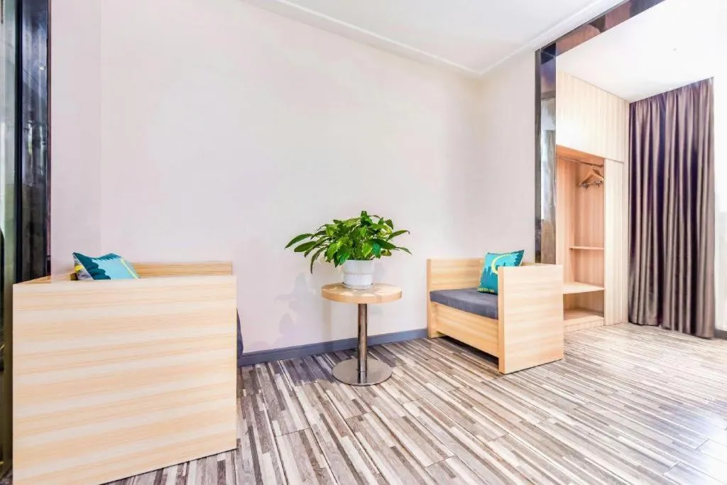 Bed in City Comfort Inn Chongqing Southwest University Beibei Metro Station