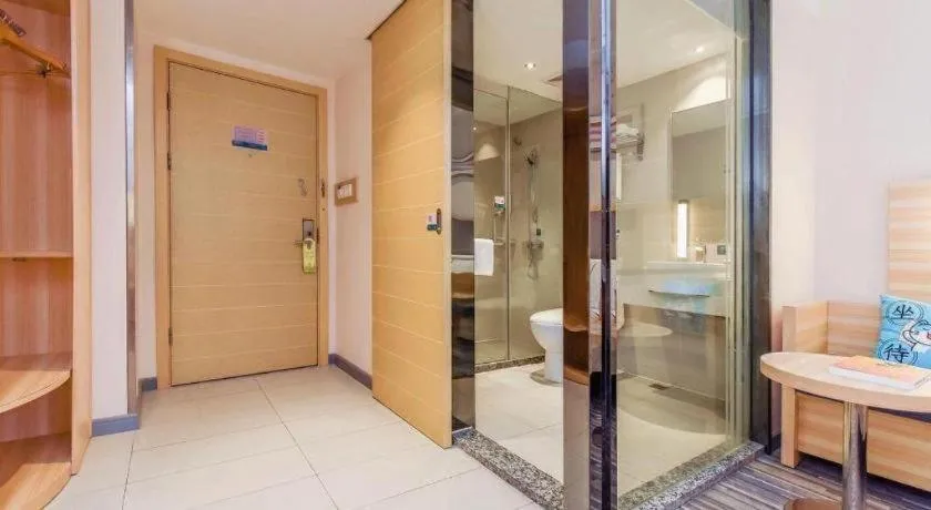 Bed in City Comfort Inn Chongqing Southwest University Beibei Metro Station