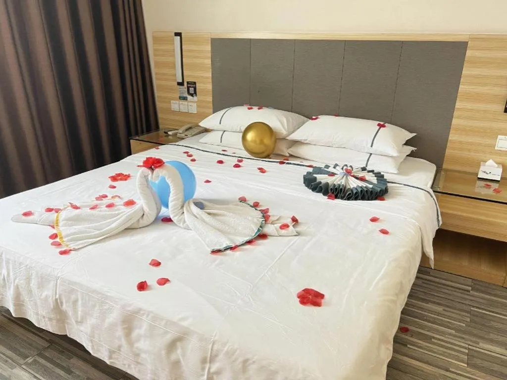 Bed in City Comfort Inn Chongqing Southwest University Beibei Metro Station