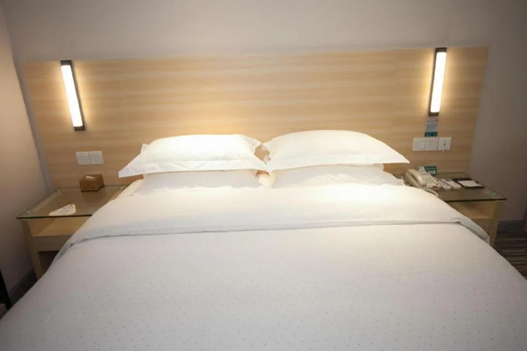 Bed in City Comfort Inn Foshan Nanhai Avenue Guicheng Metro Station