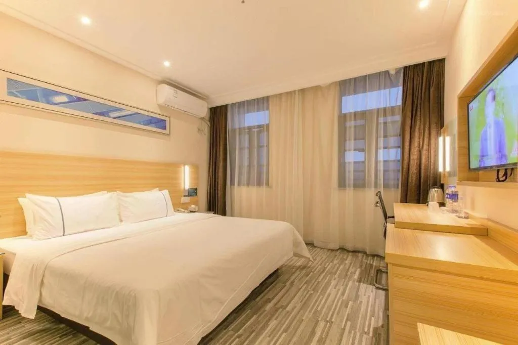 Bed in City Comfort Inn Foshan Nanhai Avenue Guicheng Metro Station