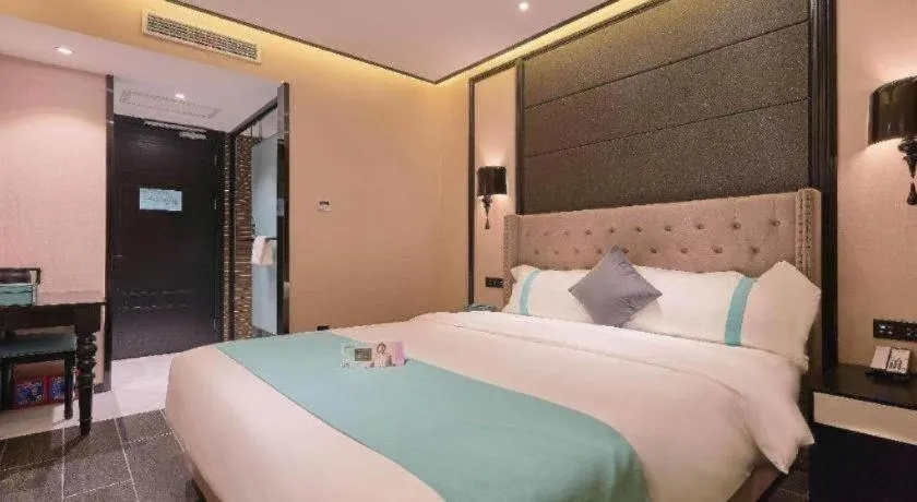 Bed in Xana Hotelle Beijing Fengtai Railway Station Tiantan Hospital