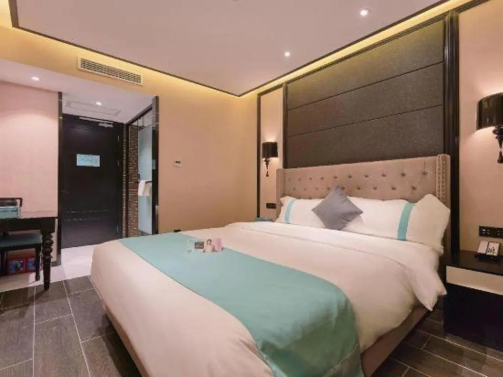 Bed in Xana Hotelle Beijing Fengtai Railway Station Tiantan Hospital