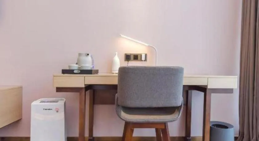 Lavande Hotel Chongqing Xinghui Liangjiang Happiness Plaza