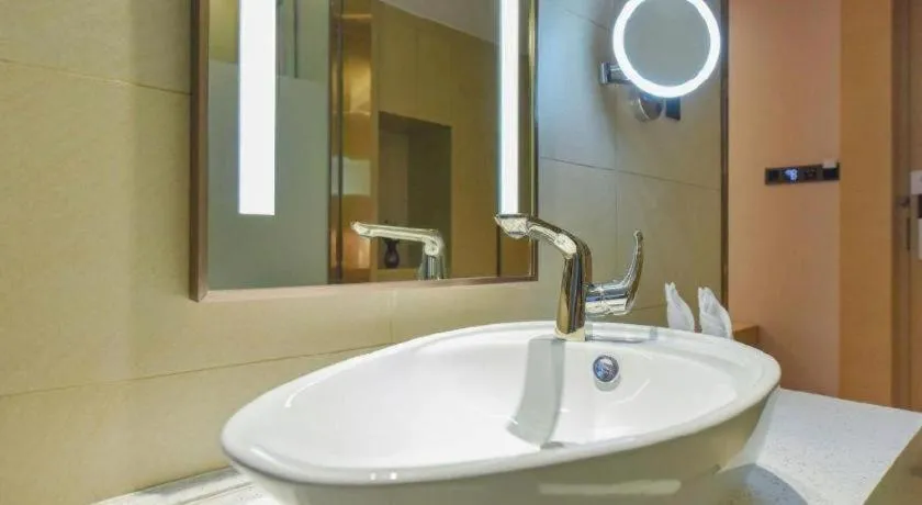 Lavande Hotel Chongqing Xinghui Liangjiang Happiness Plaza