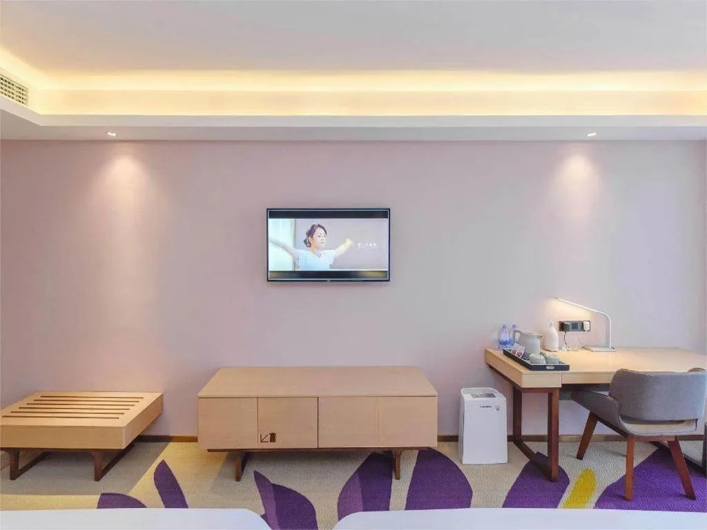 Lavande Hotel Chongqing Xinghui Liangjiang Happiness Plaza