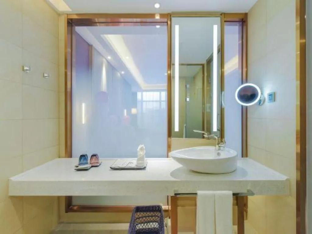 Lavande Hotel Chongqing Xinghui Liangjiang Happiness Plaza