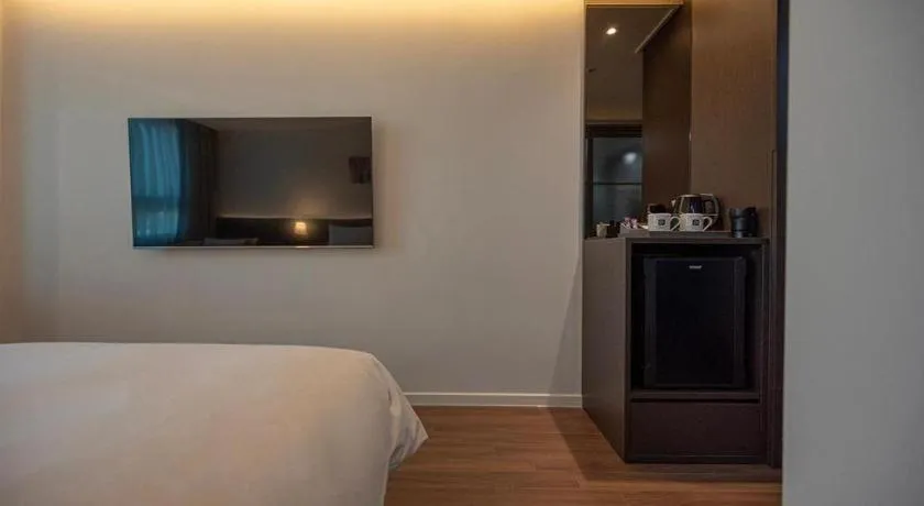 Bed in HOTEL D EDITION