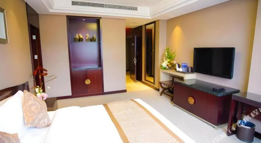 Bed in Xian Grand Soluxe International Hotel